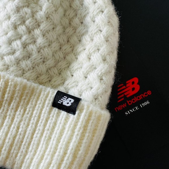 NEW BALANCE Women's Cross Hatch Beanie NWT - Picture 3 of 3
